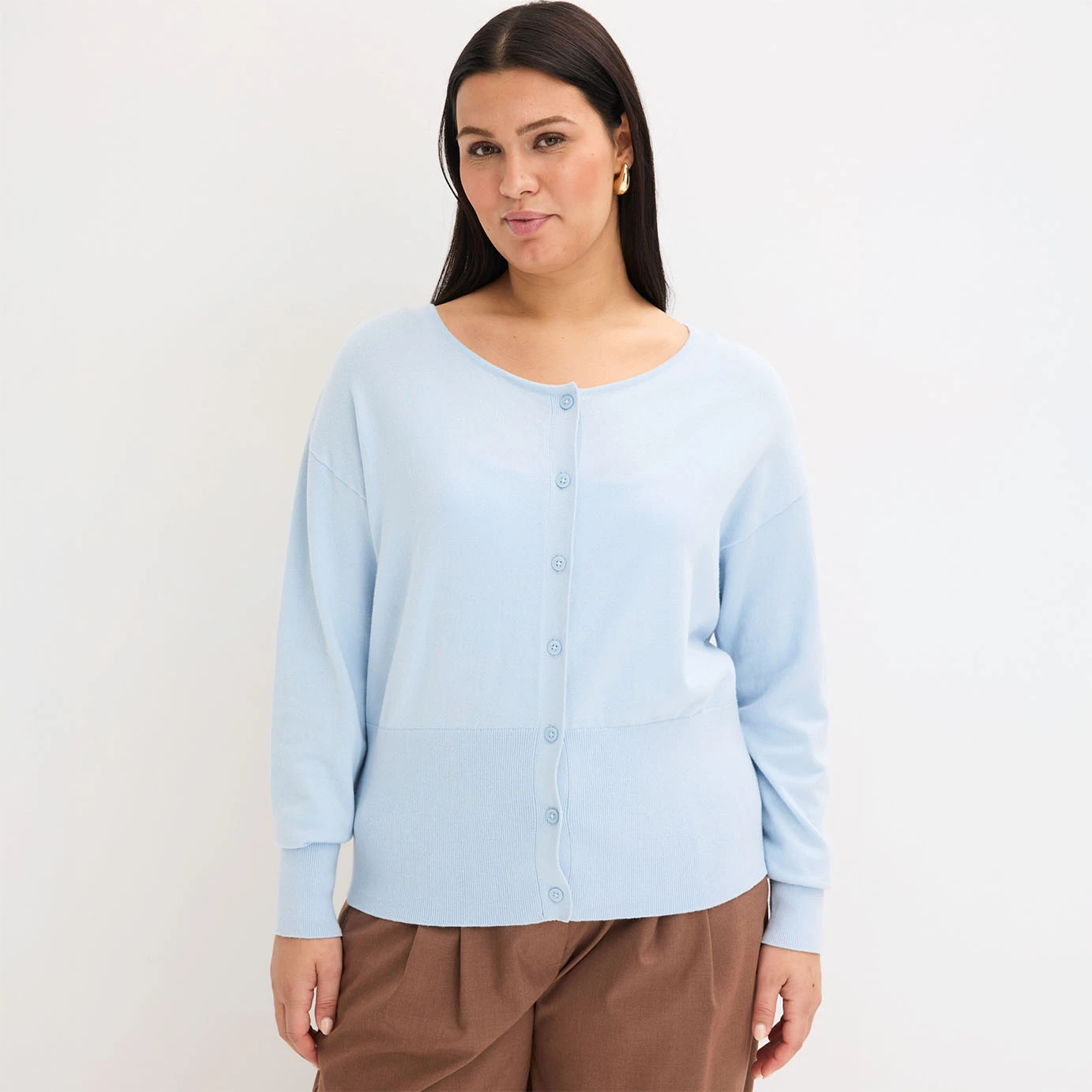 Fijn gebreid vest met ronde hals poederblauw